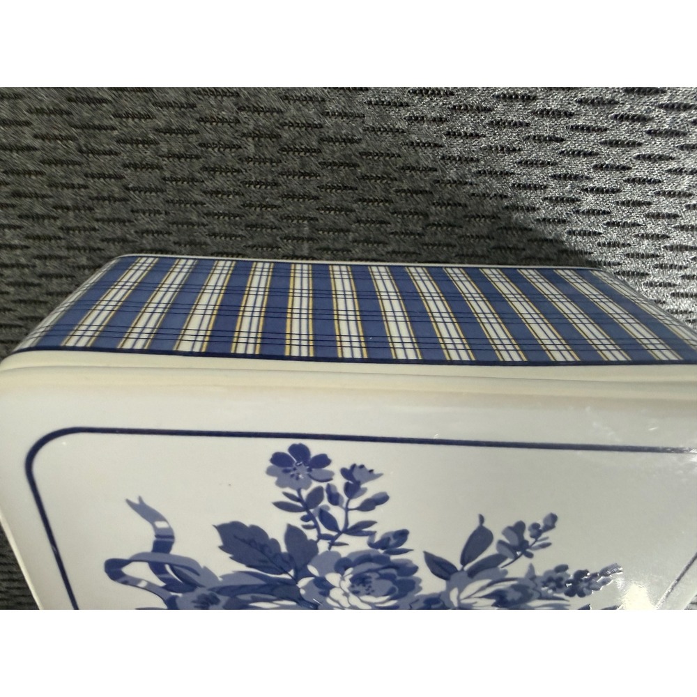 Vintage Blue White Floral Ceramic Trinket Box Plaid Sides Jewelry Keepsake Lid - Picture 6 of 17